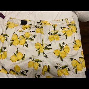 White Shorts with Lemon design